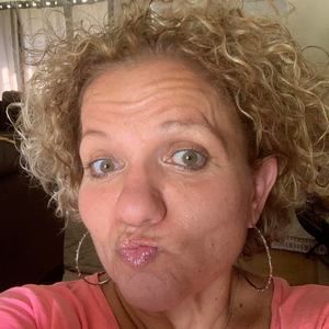 Meet your Posher, Kara o.